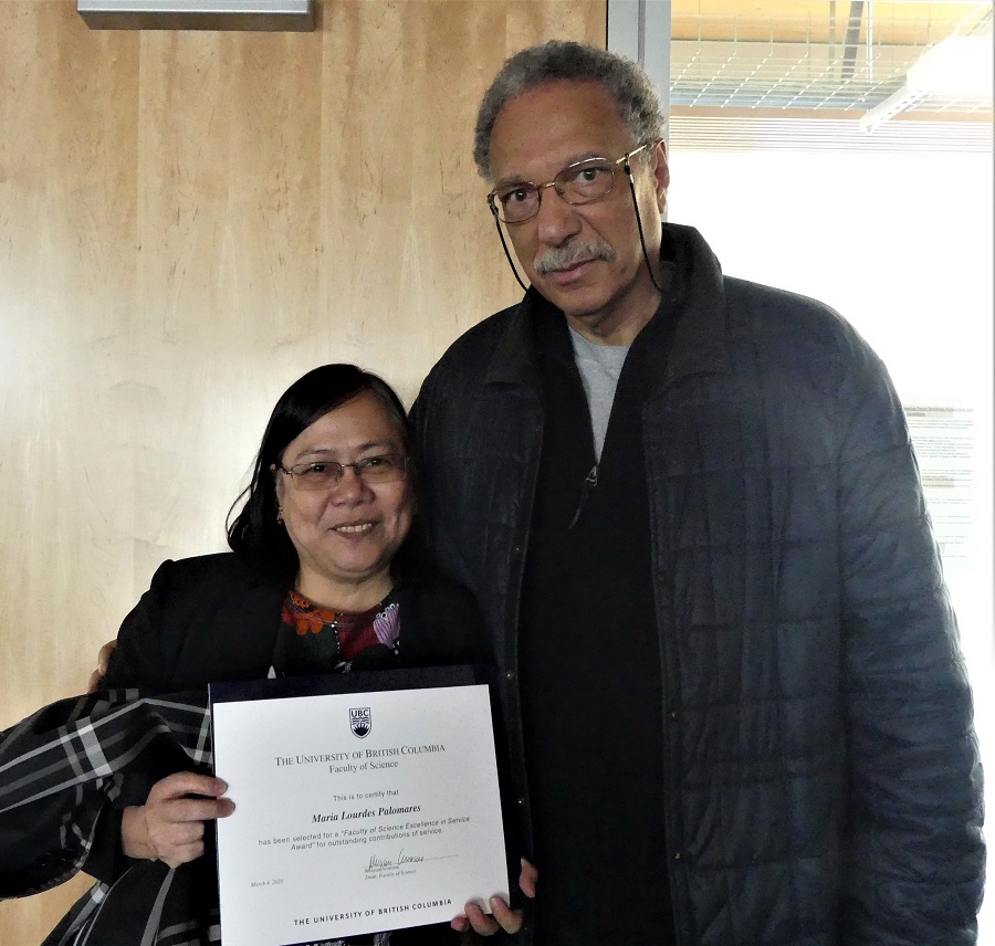 Deng Palomares receives Faculty of Science Excellence in Service Award