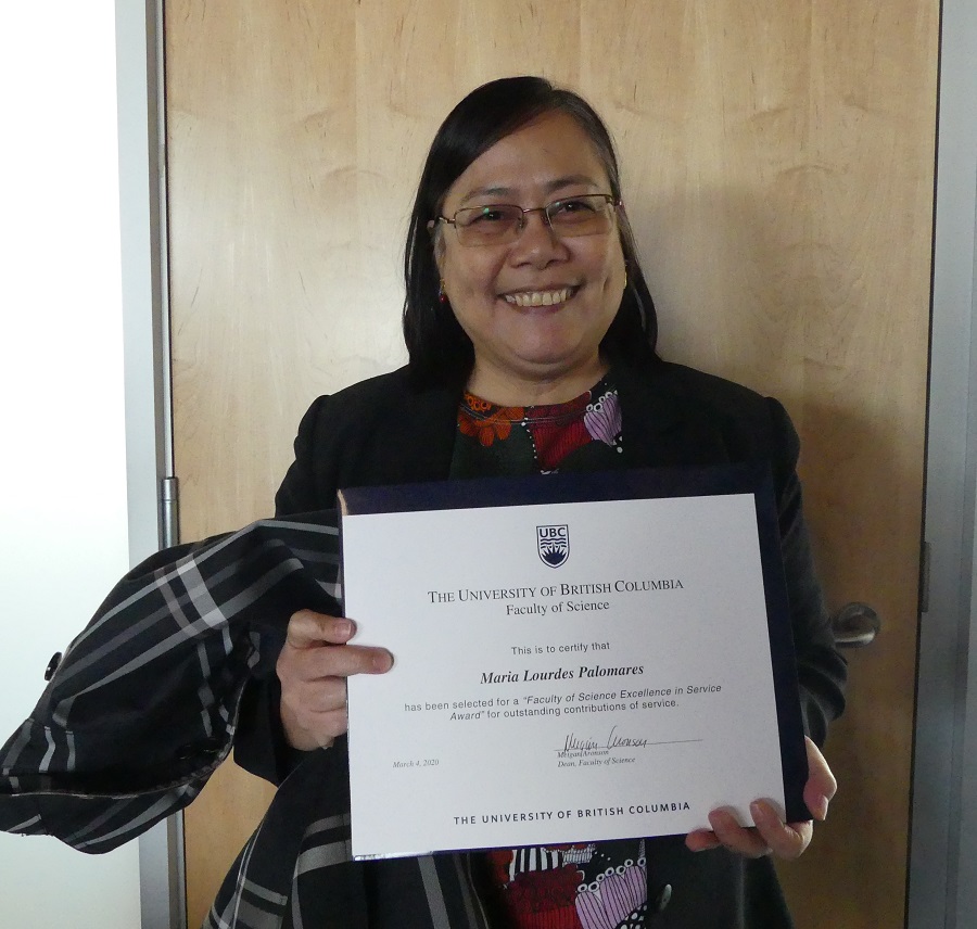 Deng Palomares receives Faculty of Science Excellence in Service Award