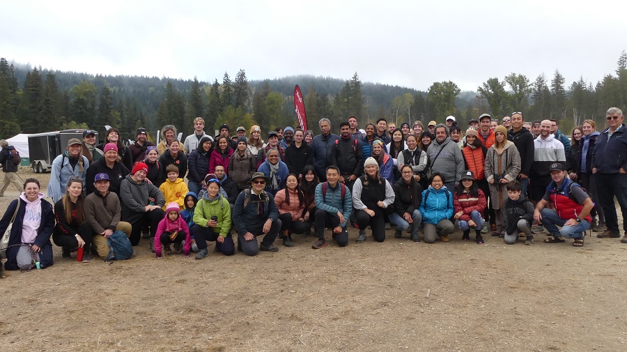 Students, faculty and staff from the Institute for the Oceans and Fisheries