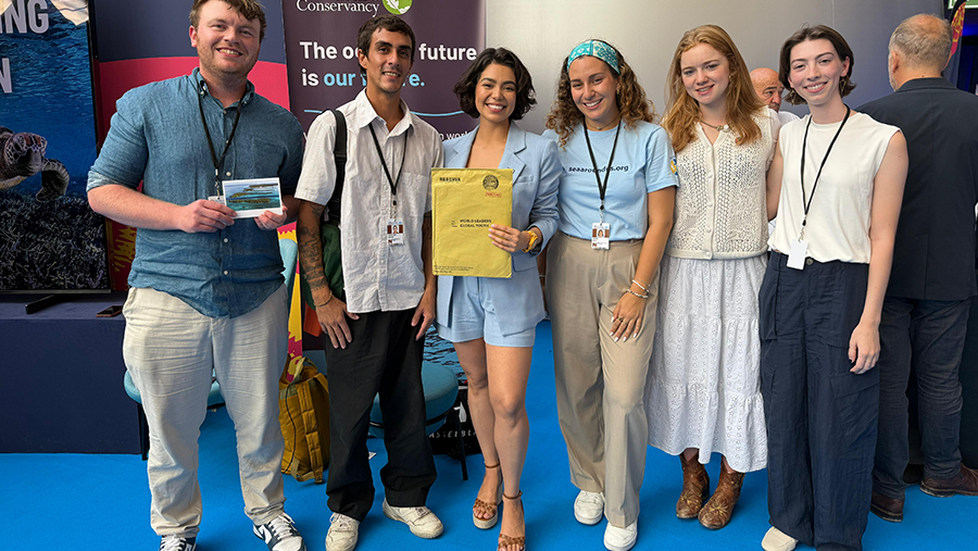 The Sea Around Us MSc student, Anna Luna Rossi (fourth from the left), with her NGO Reserva colleagues.