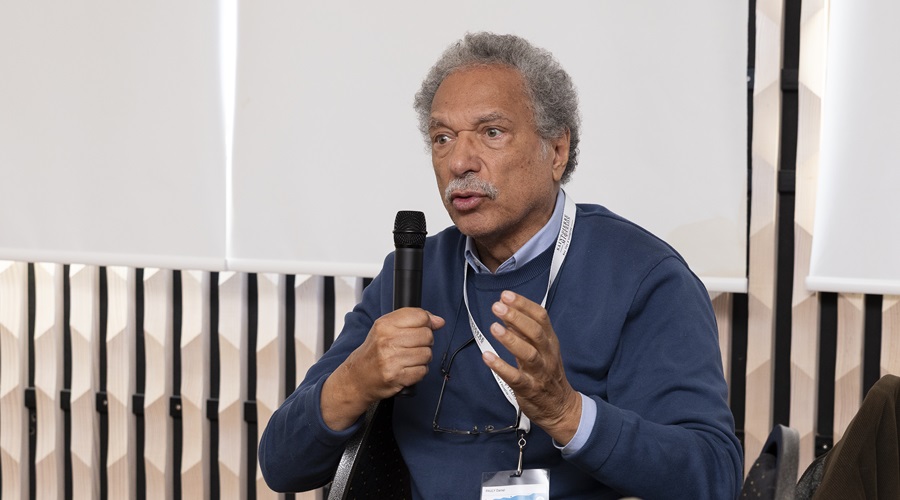 Daniel Pauly presenting in Saint Pierre and Miquelon, 2025.